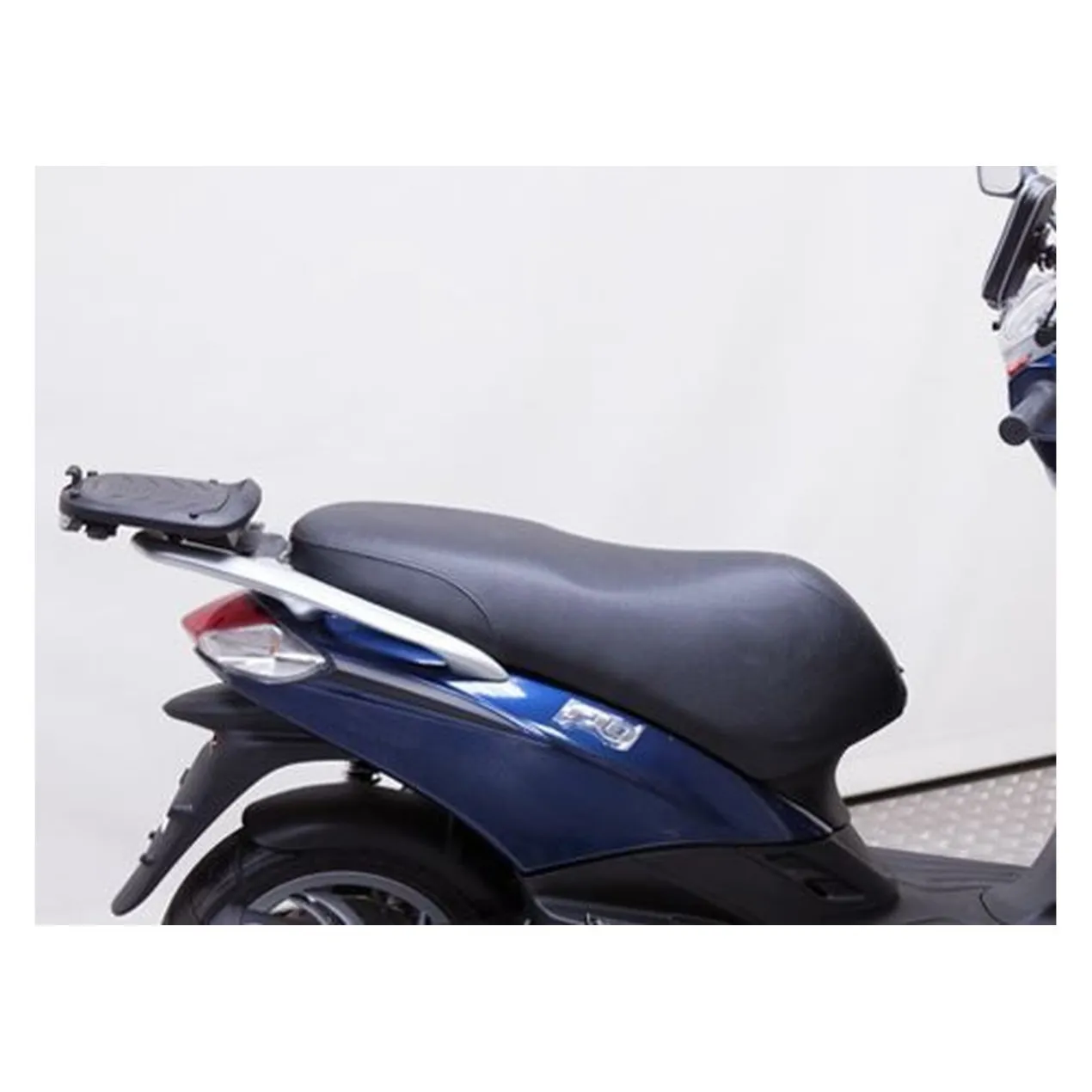 Kit Fissaggio Bauletto Shad Per Piaggio Fly 125i