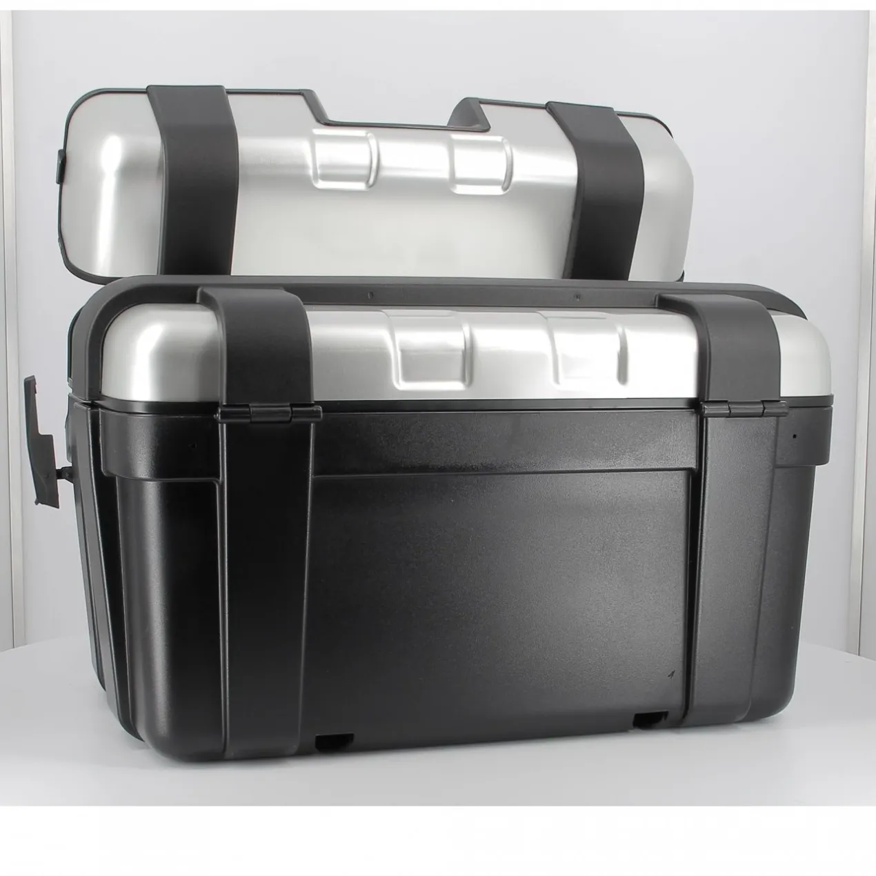 Valigia Givi Trk46n Trekker Con Alluminio 46lt.