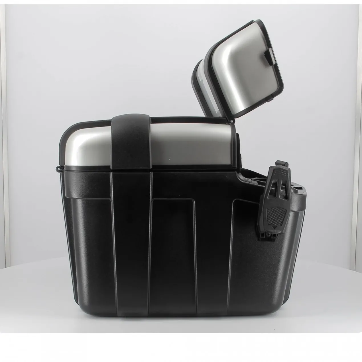 Valigia Givi Trk46n Trekker Con Alluminio 46lt.