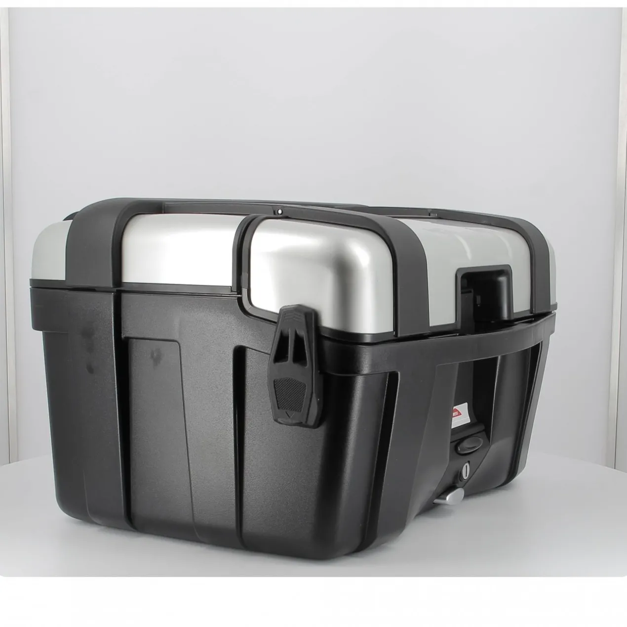 Valigia Givi Trk46n Trekker Con Alluminio 46lt.