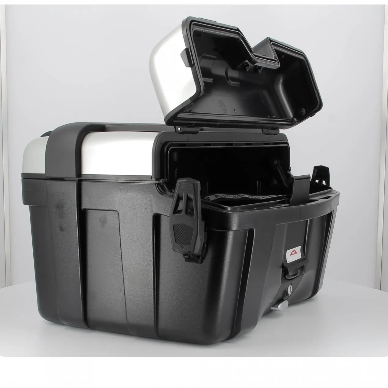Valigia Givi Trk46n Trekker Con Alluminio 46lt.